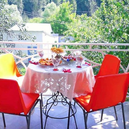 Green Garden B&B Dilijan Ngoại thất bức ảnh